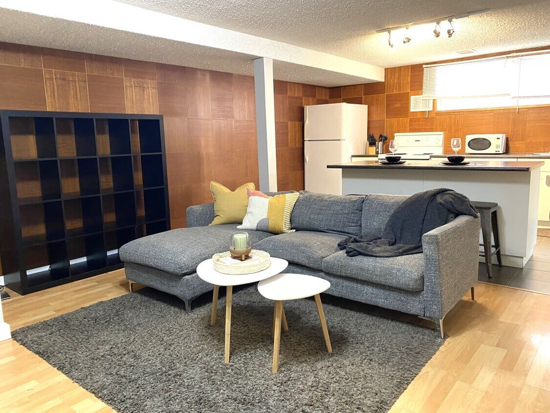 Photo principale - 8239-893A 93a Ave NW