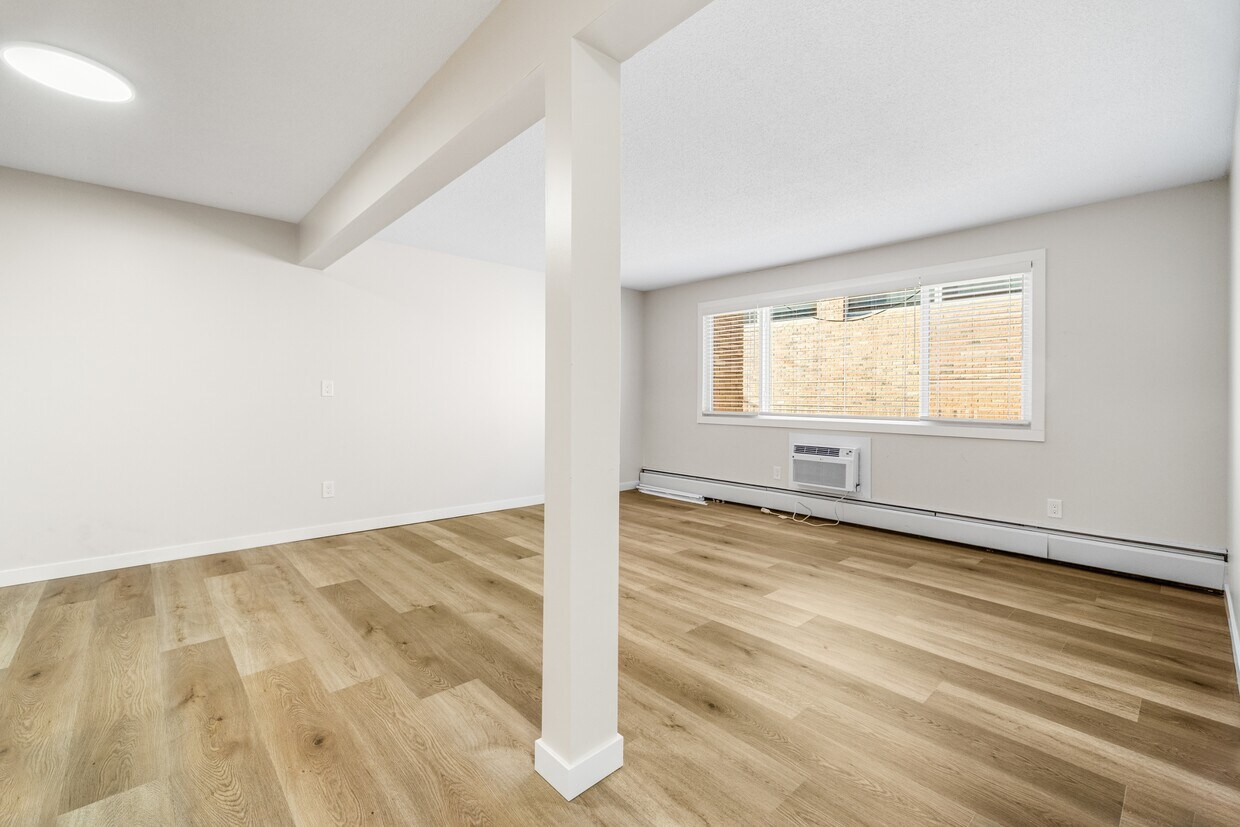 Photo principale - 2242-2242 Scarth St