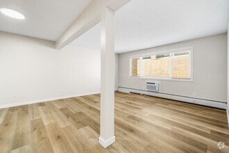 Building Photo - 2242-2242 Scarth St