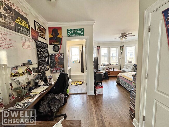 Foto del edificio - 3826 N Greenview Ave