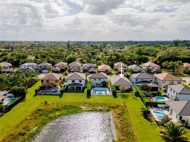 Foto del edificio - 5704 Sandbirch Wy