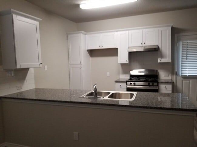 Foto del edificio - 7930 Oak Mdws Bnd