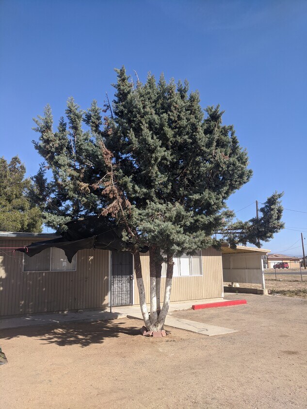 15588 Sequoia St, Hesperia, CA 92345 House for Rent in Hesperia, CA