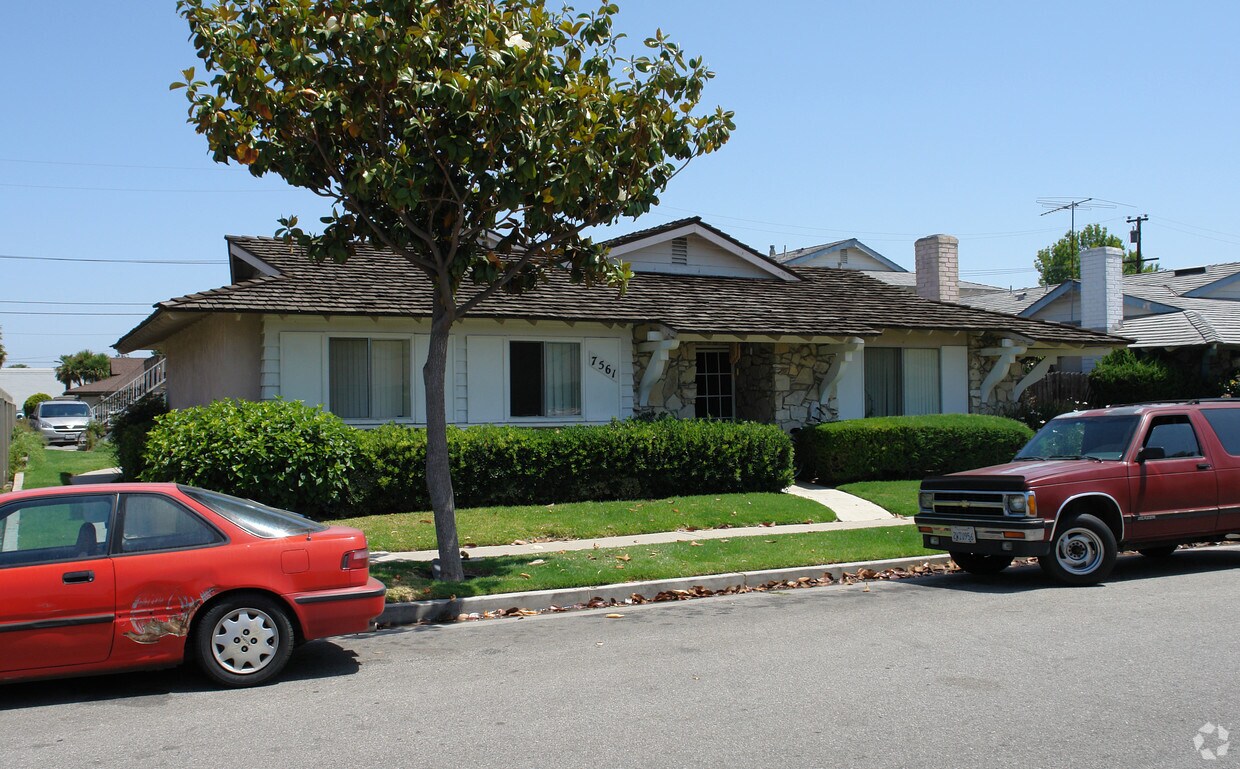 Primary Photo - 7561 Amazon Dr