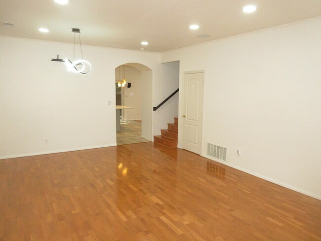 Building Photo - 7320 Desert Eagle Rd NE