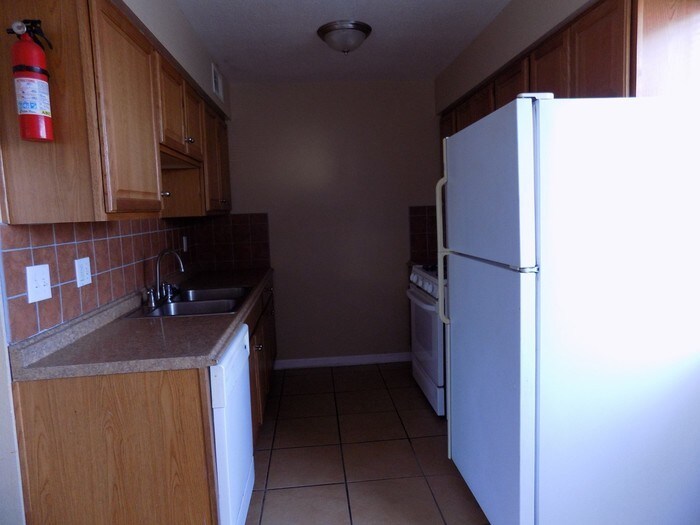Primary Photo - 13300 Mountain Rd NE