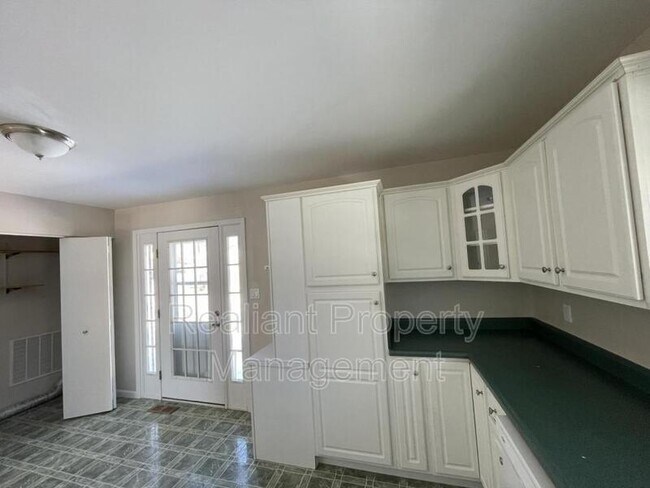 Building Photo - 3801 Lee Adams Ln