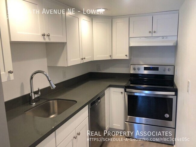 Foto del edificio - 7510 14th Avenue Northeast