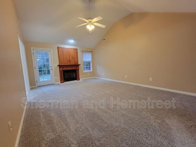 Building Photo - 914 Cannock St