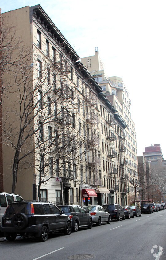 Foto del edificio - 421 E 65th St
