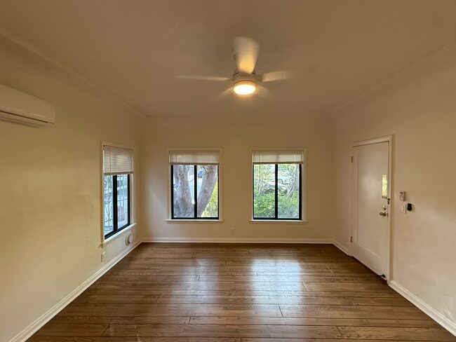 Building Photo - 840 Huntley Dr