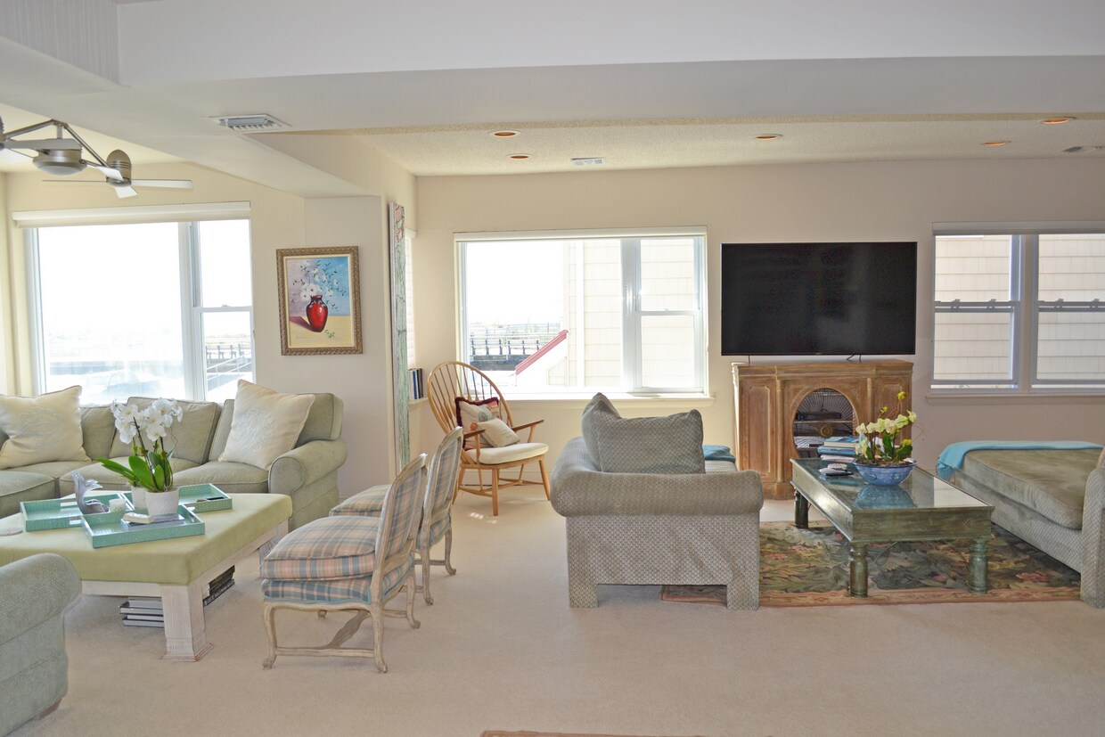 Primary Photo - 112 S New Haven Ave