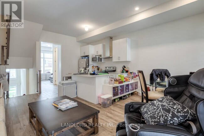 Building Photo - 44 Armillo Pl