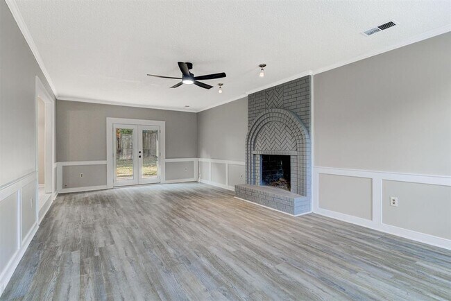 Foto del edificio - 7801 Autumn Creek Dr