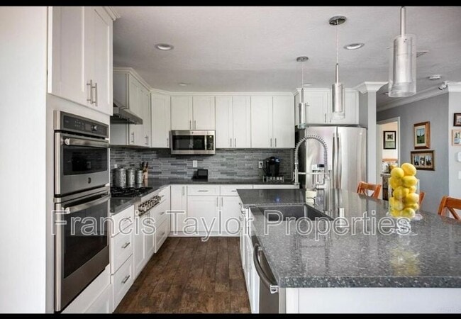 Building Photo - 32738 Lilac Rd