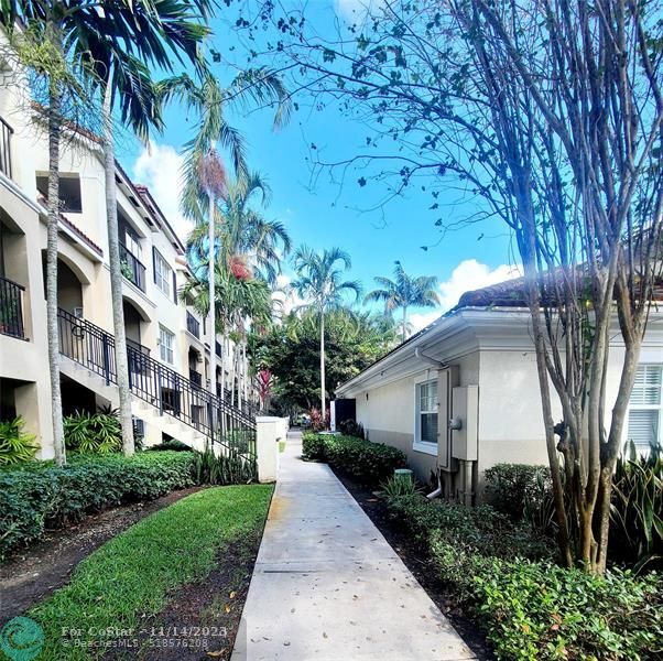 Foto del edificio - 5940 W Sample Rd