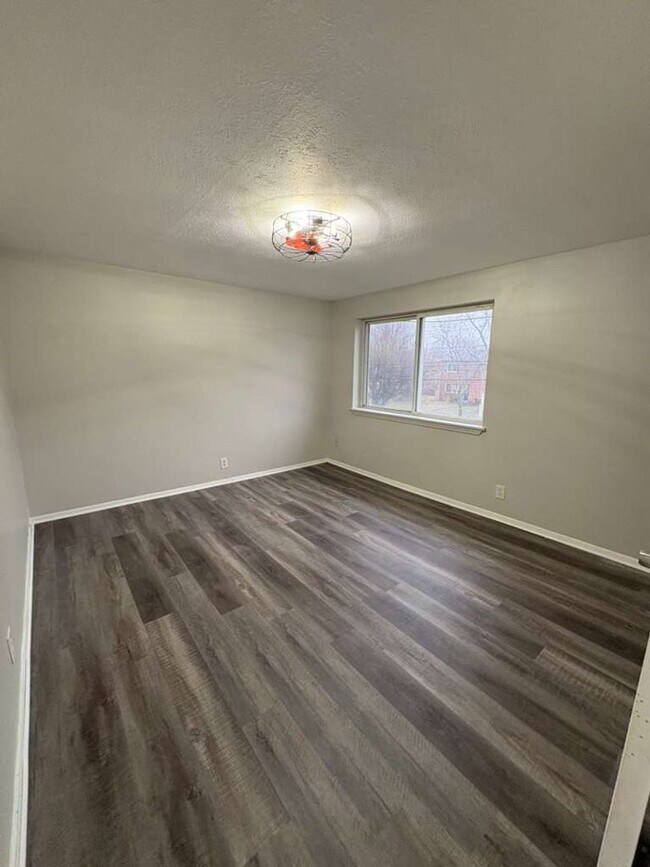 Foto del edificio - 5978 Glenway Dr