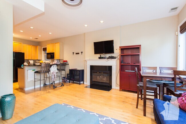 Foto del edificio - 912 W Barry Ave