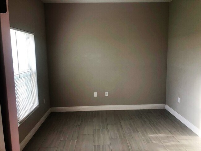 Building Photo - NW Cape Coral Single Family Home