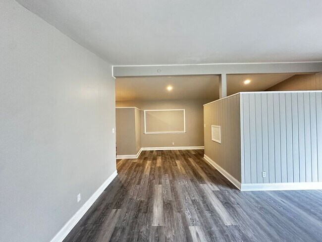 Building Photo - 1607 Simpson Dr