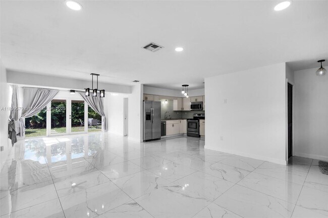 Foto del edificio - 8440 NW 11th Ct