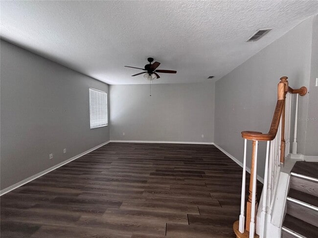 Building Photo - Golf Community Home