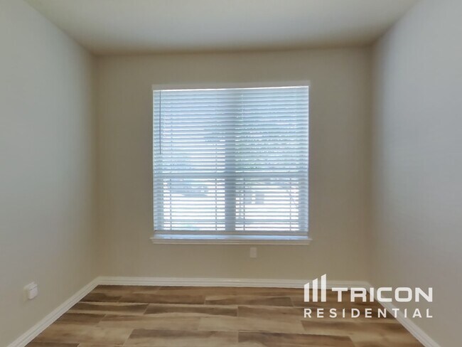 Foto del edificio - 9731 Marbach Crest
