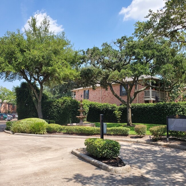 Photo - 2255 Braeswood Park Dr Apartment