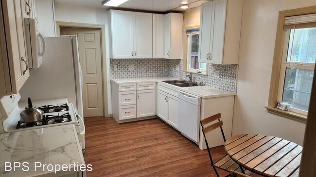 Building Photo - 3 br, 2 bath House - 1251 Hobart Street