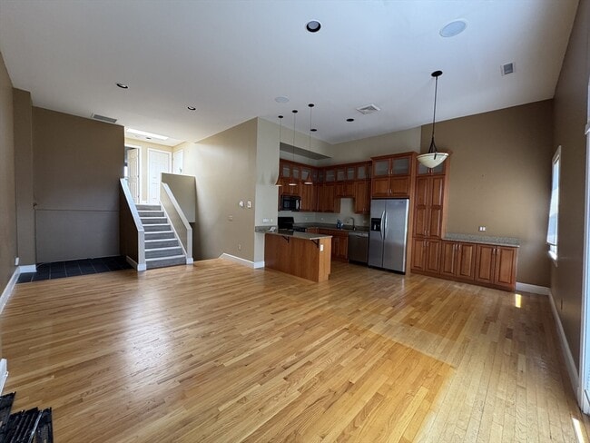 Building Photo - 403 Marlborough St