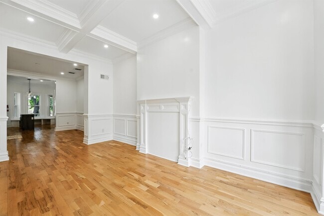 Building Photo - 52 Brinkerhoff St