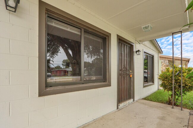 Building Photo - 2008 Avenue N