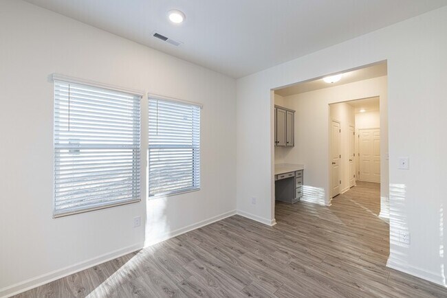 Building Photo - 109 Gaelic Dr