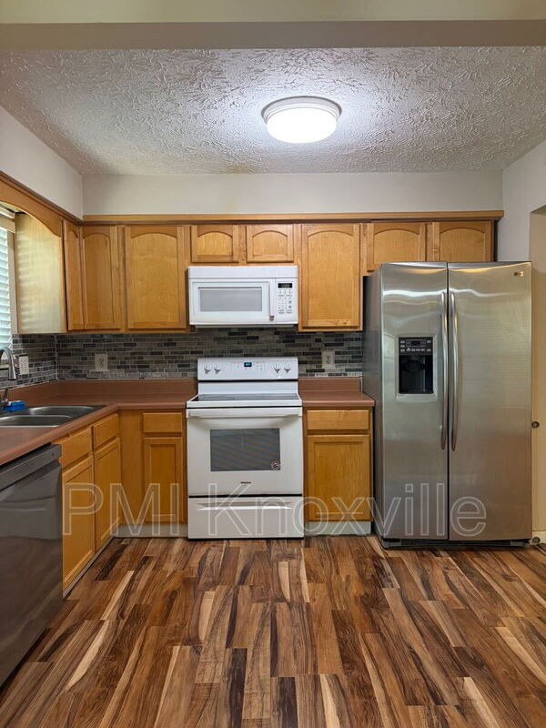 Building Photo - 4100 Abercorn Rd