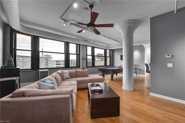 Foto del edificio - 2077 E 4th St