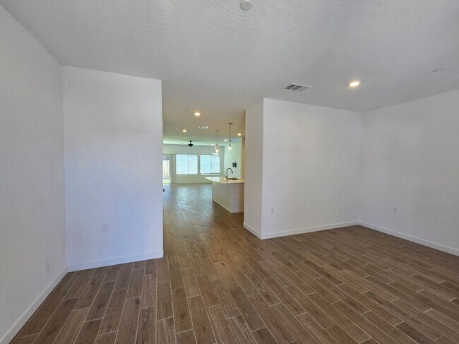 Foto del edificio - 7037 E Cornell Ave