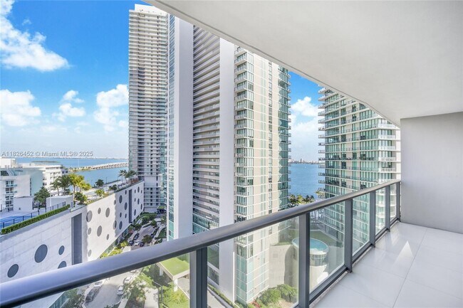 Foto del edificio - 501 NE 31st St