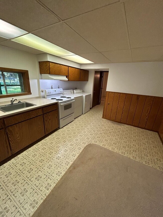 Foto del edificio - 1600 Lake Blaine Rd