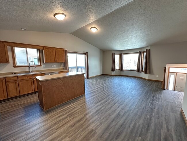 Foto del edificio - 4743 Harvest Dr S