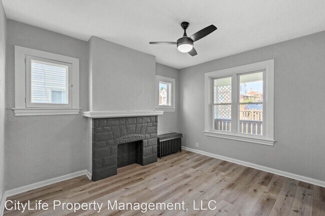 Foto del edificio - 3 br, 1 bath House - 1735 Pennsylvania Ave