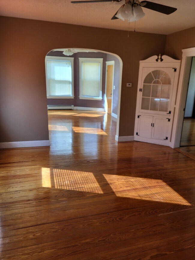 Dinning room - 15 Cliff St