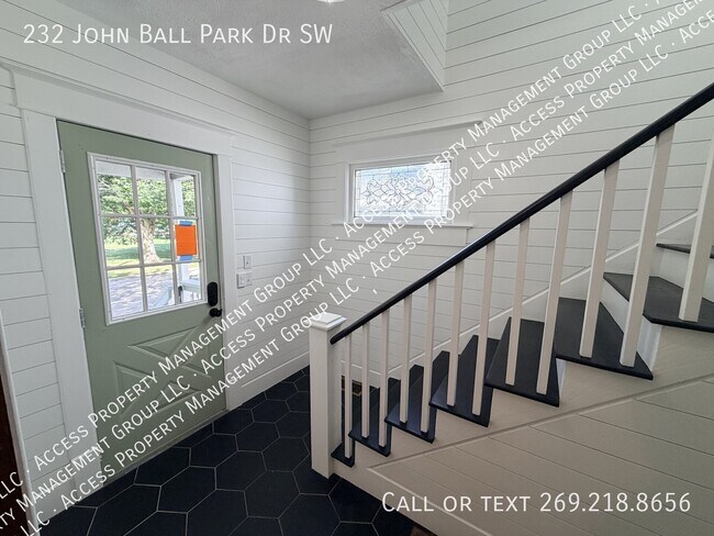 Foto del edificio - 232 John Ball Park Dr SW