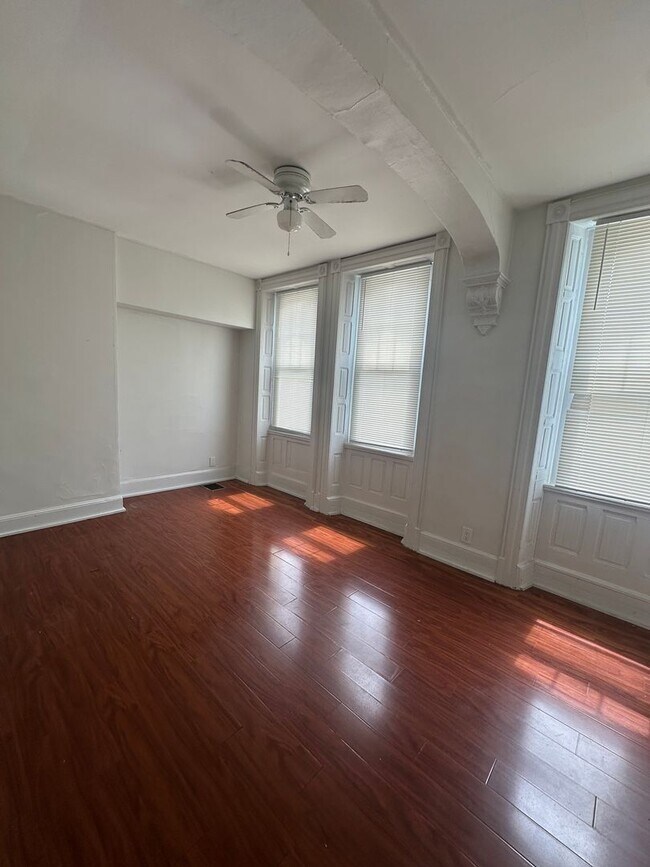 Foto del edificio - 3905 Baring St