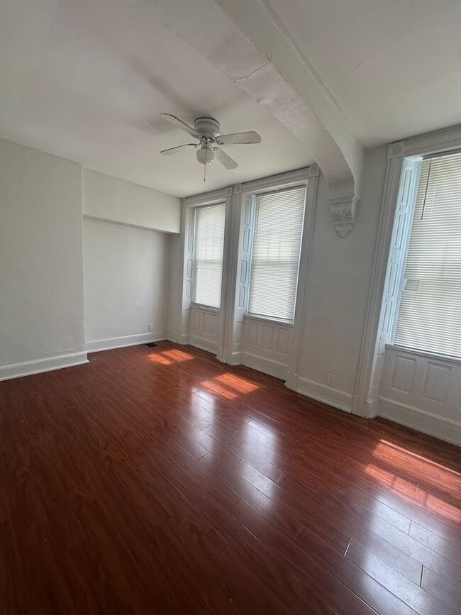 Building Photo - 3905 Baring St