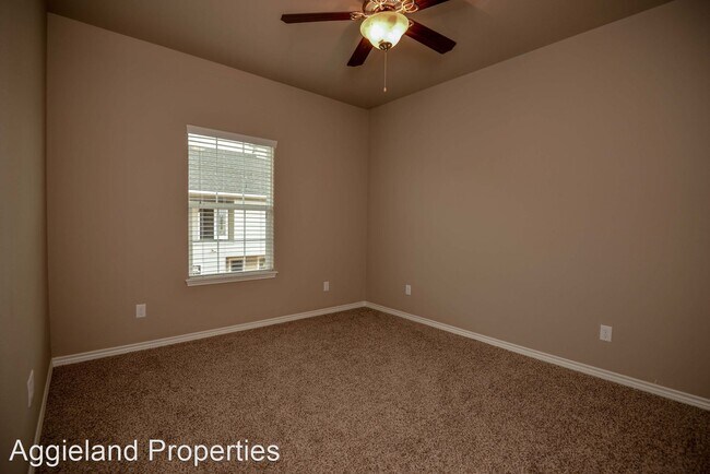 Building Photo - 4 br, 4.5 bath House - 3415 Papa bear