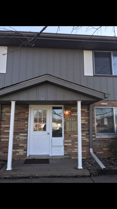 Primary Photo - 212 Harris Rd