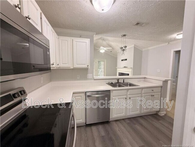 Building Photo - 3342 Harbour Pointe Pl