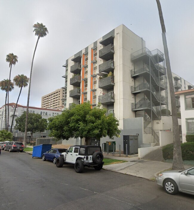 Foto del edificio - 540 Normandie Ave
