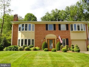 Building Photo - 7115 Warbler Ln