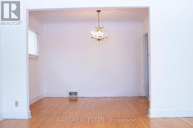 Building Photo - 46 Dunblaine Ave